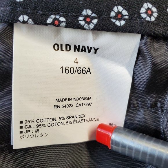 Old Navy The Diva Cropped Skinny Pants Black White Floral Stretch‎ 4 - Picture 4 of 12